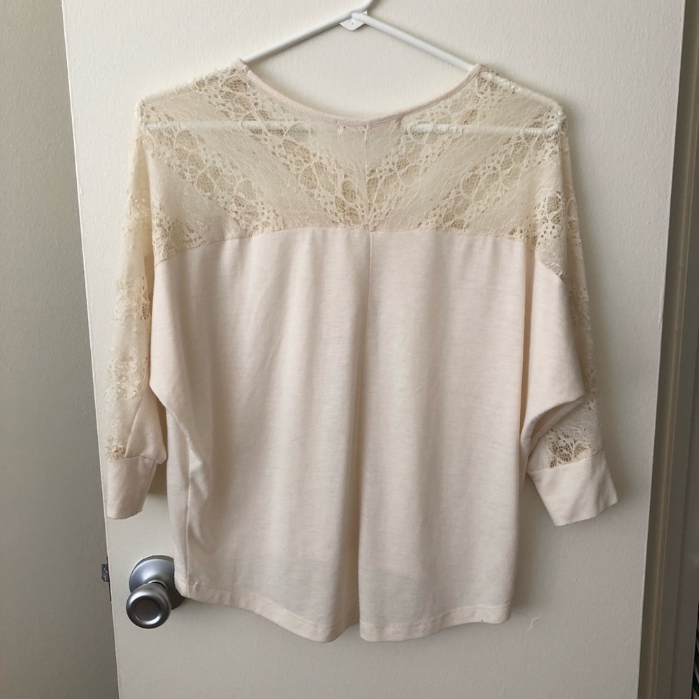 ⭐️ [ 5 for 10] Ivory Lace Top - Picture 2 of 4